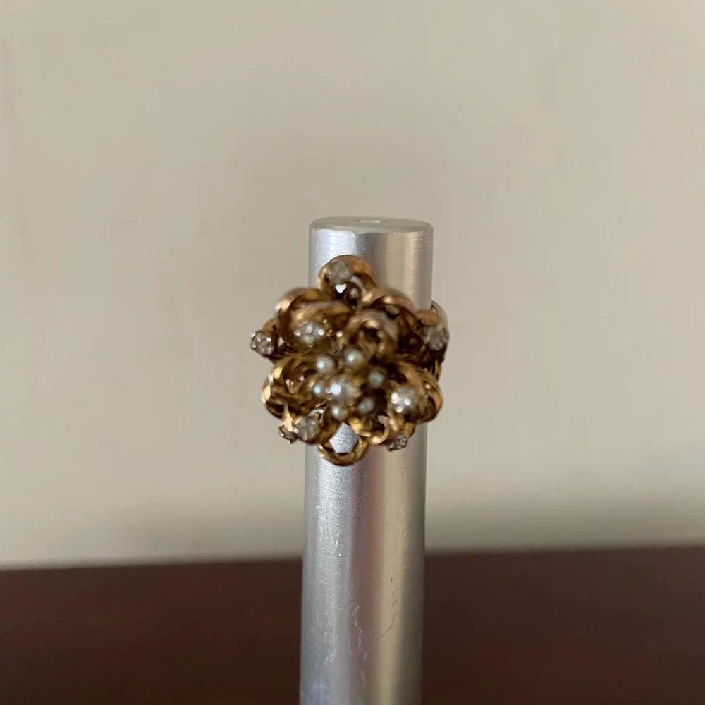 Vintage Gold Floral Ring with Pearl Details